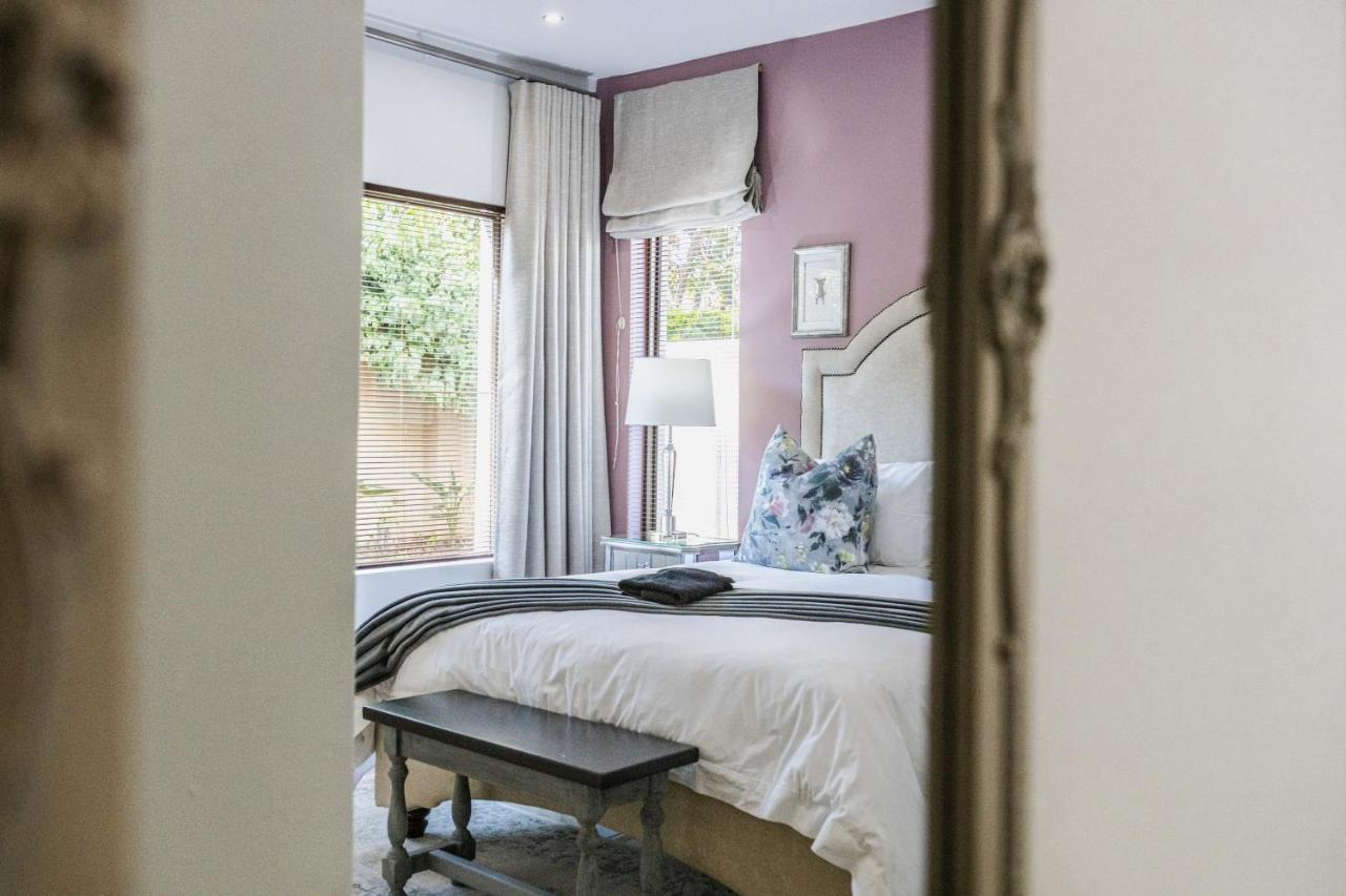 Fleur De Lis Guesthouse Krugersdorp Ngoại thất bức ảnh