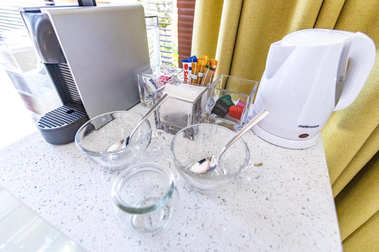 Fleur De Lis Guesthouse Krugersdorp Ngoại thất bức ảnh
