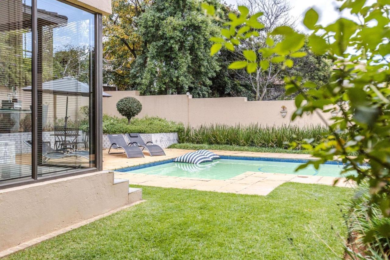 Fleur De Lis Guesthouse Krugersdorp Ngoại thất bức ảnh